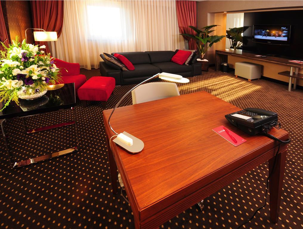Отель Ramada Plaza By Wyndham Izmit Коджаэли Экстерьер фото Suite