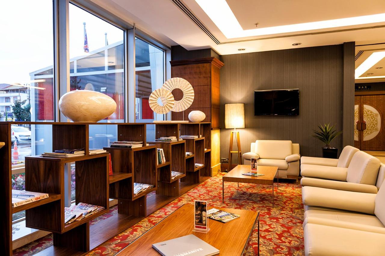 Отель Ramada Plaza By Wyndham Izmit Коджаэли Экстерьер фото The lounge at the airport